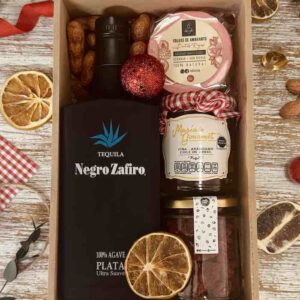 caja de regalo navideña con tequila | tienda de regalos mexicanos | arcones navideños en guadalajara